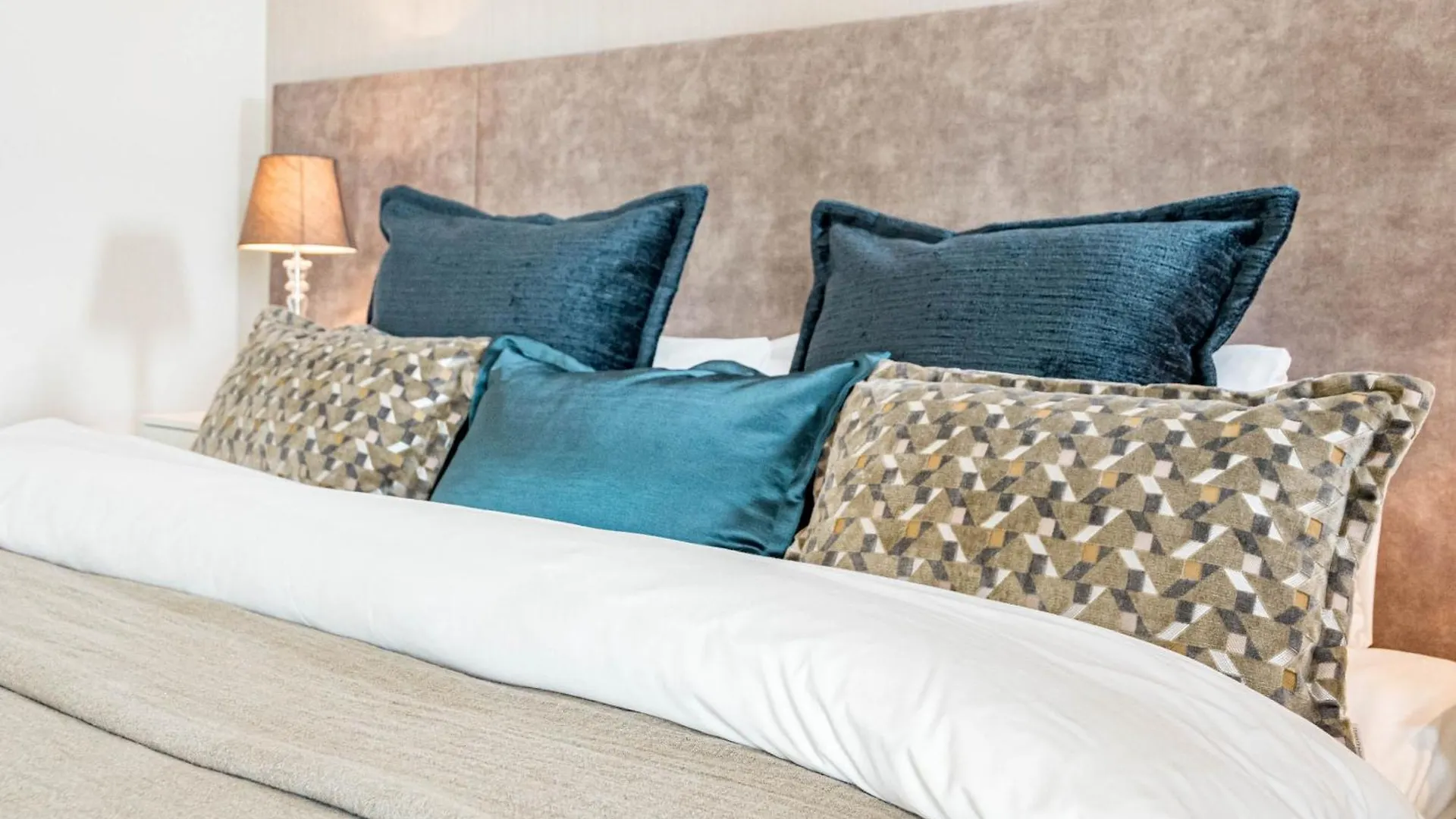 Lag - Spacious 3Br Townhouse With Private Jacuzzi Marbella Casa vacanze