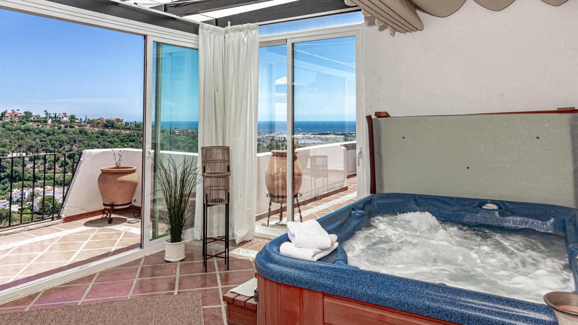 Lag - Spacious 3Br Townhouse With Private Jacuzzi Marbella 0*,
