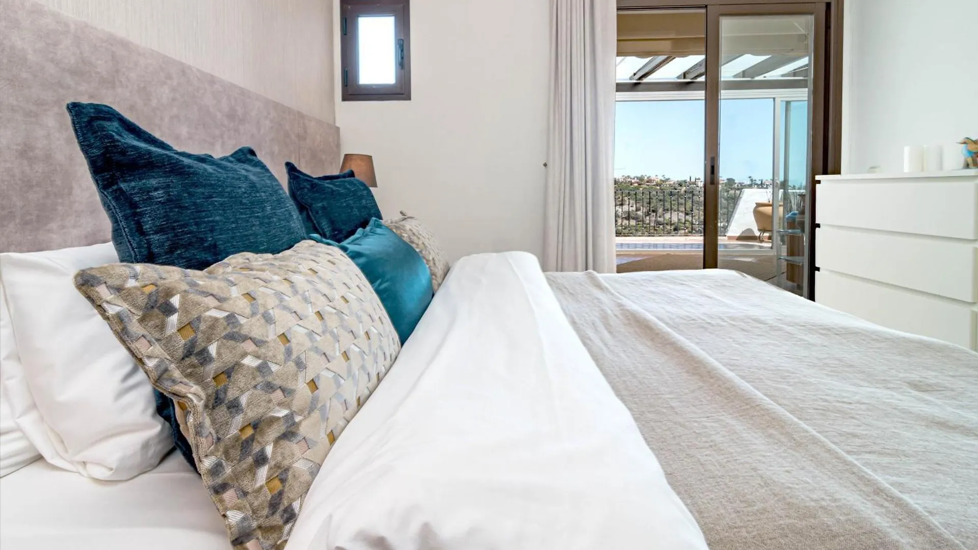 Lag - Spacious 3Br Townhouse With Private Jacuzzi Marbella Holiday home