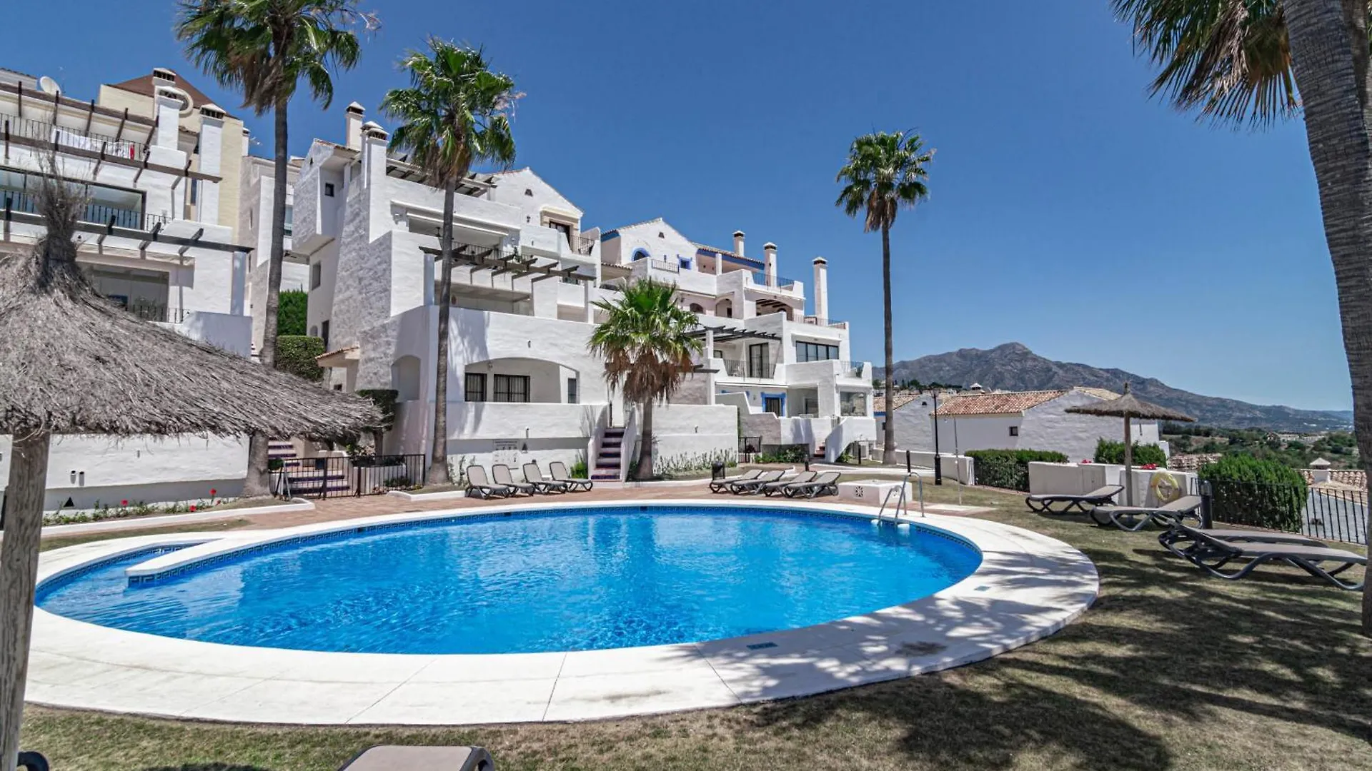 Holiday home Lag - Spacious 3Br Townhouse With Private Jacuzzi Marbella