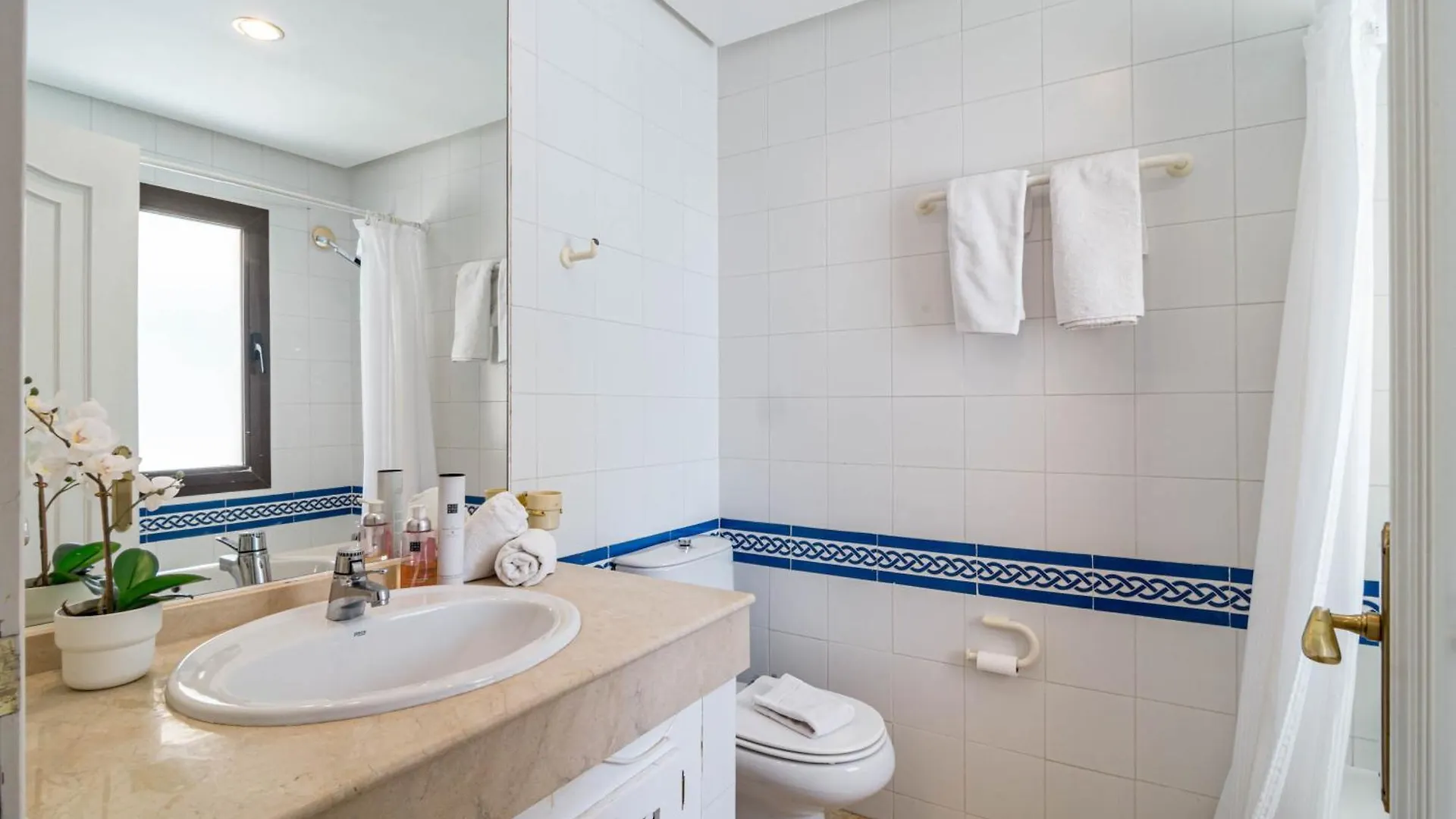 Lag - Spacious 3Br Townhouse With Private Jacuzzi Marbella Spain