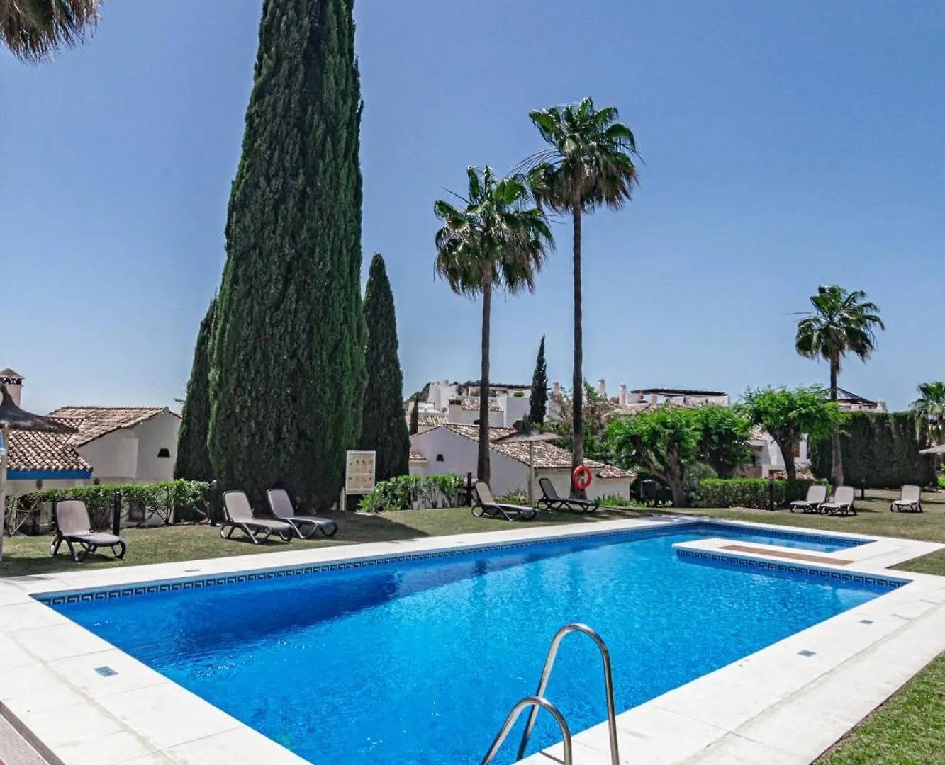 Lag - Spacious 3Br Townhouse With Private Jacuzzi Marbella