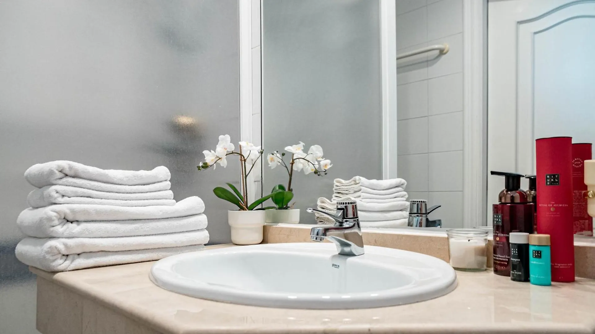 Lag - Spacious 3Br Townhouse With Private Jacuzzi Marbella 0*,  Spain