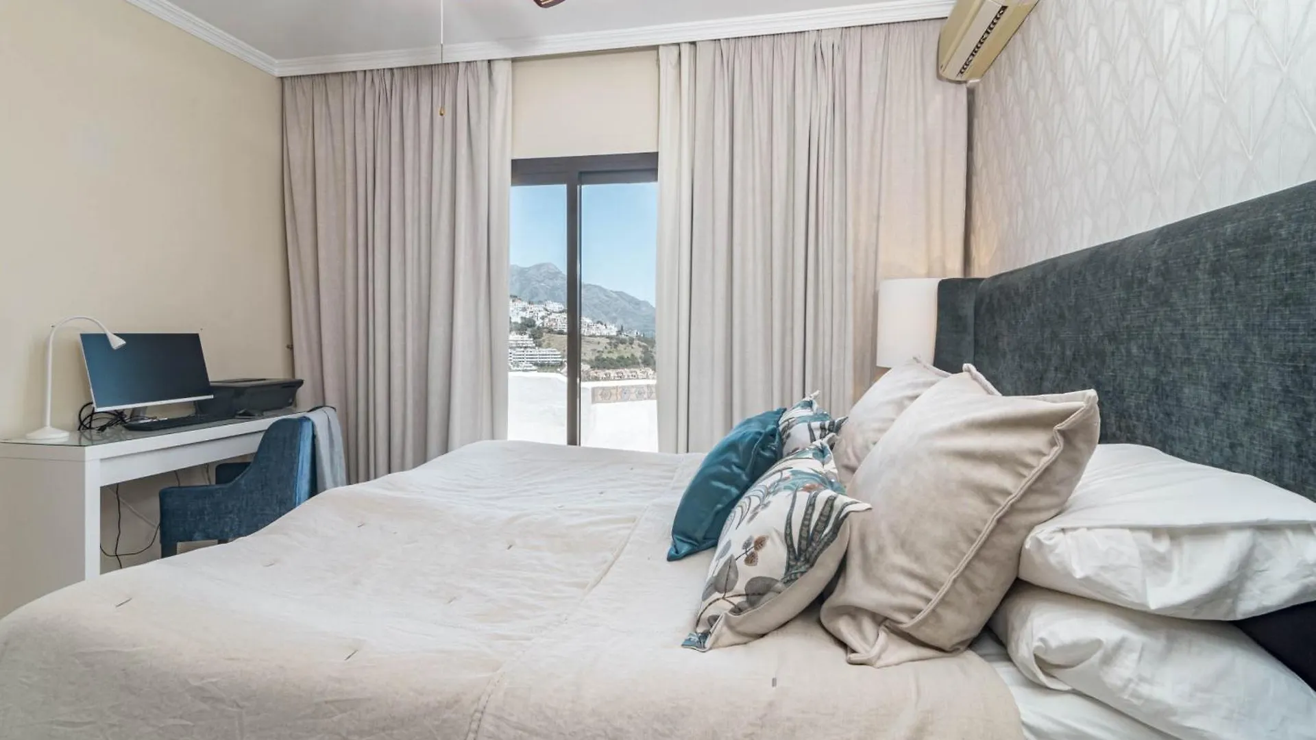 Lag - Spacious 3Br Townhouse With Private Jacuzzi Marbella 0*,  Spain