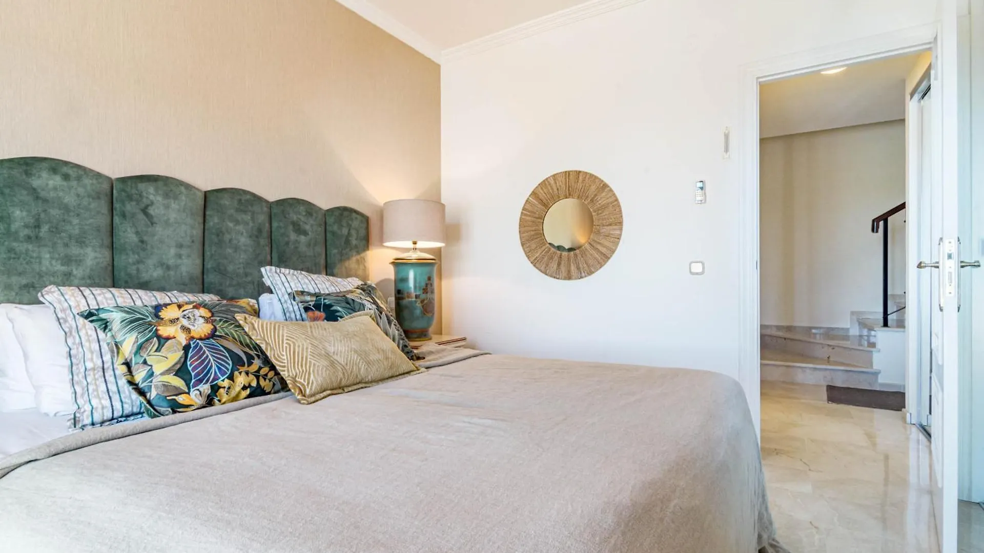 Lag - Spacious 3Br Townhouse With Private Jacuzzi Marbella 0*,  Spain